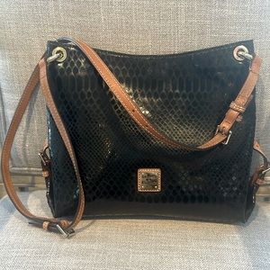 Dooney & Bourke Snake pattern, medium crossbody- Black